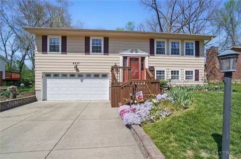 4927 Pepperwood Dr, Dayton, OH 45424