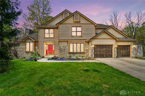 6761 Penridge Dr, Centerville, OH 45459