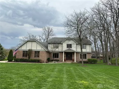 1934 Laurel Creek Dr, Troy, OH 45373