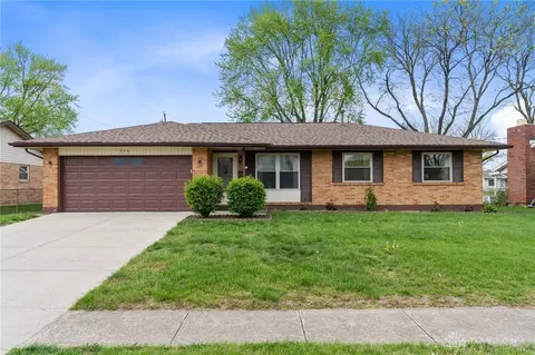 379 Chatham Dr, Fairborn, OH 45324