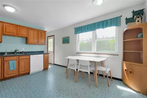 Kitchen - 3177 W Jackson Rd, Springfield, OH 45502 photo 1 of 3
