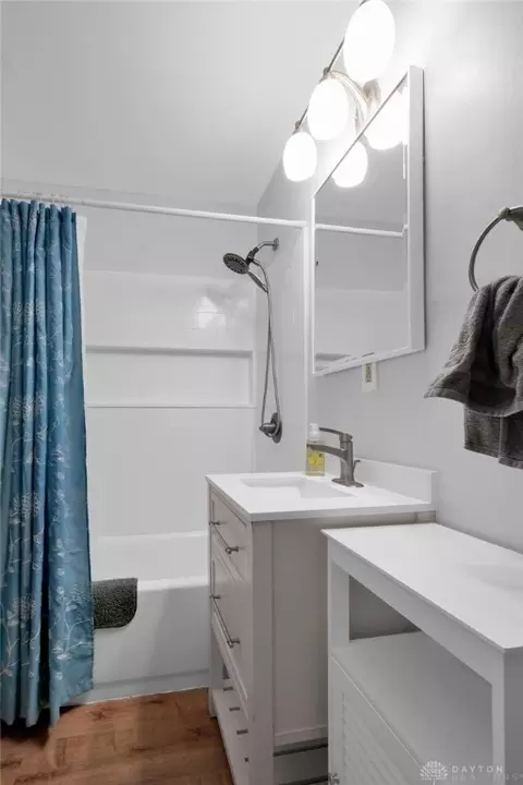 Bath - 3177 W Jackson Rd, Springfield, OH 45502 photo 1 of 2
