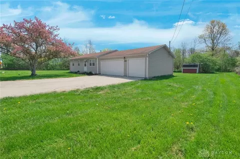 Exterior - 3177 W Jackson Rd, Springfield, OH 45502 photo 4 of 8