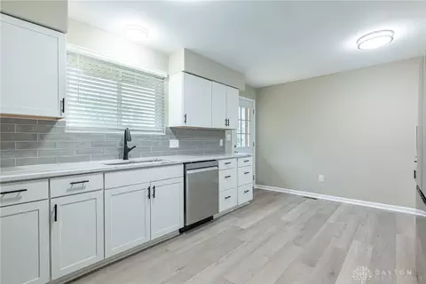 3108 Leonora Dr, Kettering, OH 45420 photo 7