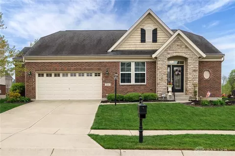 235 Clearsprings Dr, Springboro, OH 45066