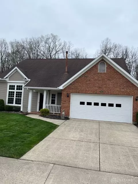 6695 Willow Way Dr, Huber Heights, OH 45424