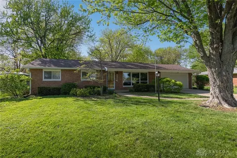 3211 Bechtel Dr, Franklin, OH 45005