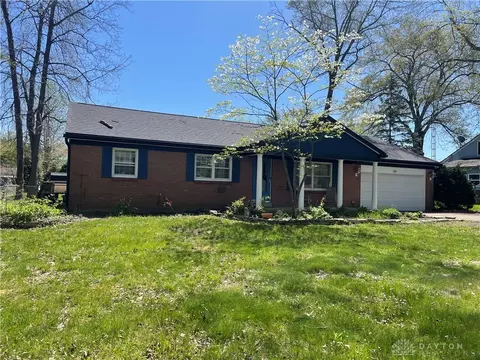 928 Shady Ln, Beavercreek, OH 45434