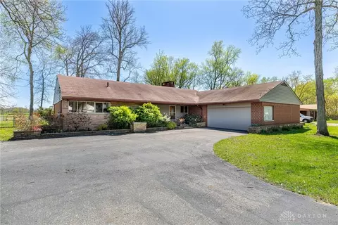 350 N Diamond Mill Rd, New Lebanon, OH 45345