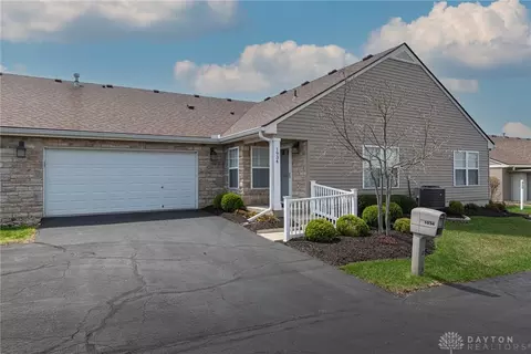1934 Whispering Tree Dr, Miamisburg, OH 45342