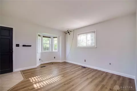 Living - 1216 Elmdale Dr, Dayton, OH 45409 photo 1 of 4