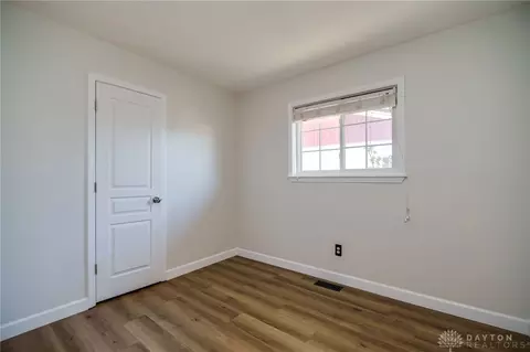Bedroom - 1216 Elmdale Dr, Dayton, OH 45409 photo 3 of 6
