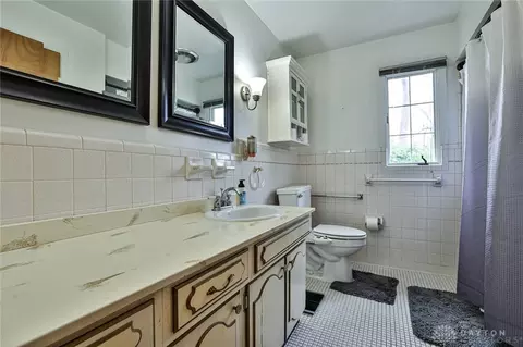 Bath - 10699 Hamilton Ave, Cincinnati, OH 45231 photo 2 of 3