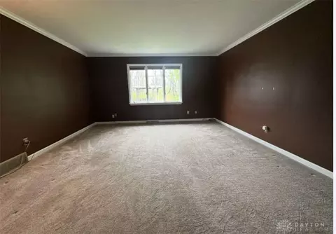 Living - 10699 Hamilton Ave, Cincinnati, OH 45231 photo 4 of 10
