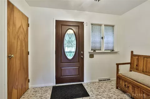 Entry Way - 10699 Hamilton Ave, Cincinnati, OH 45231 photo 2 of 2