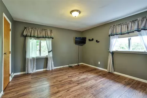 Bedroom - 10699 Hamilton Ave, Cincinnati, OH 45231 photo 4 of 5