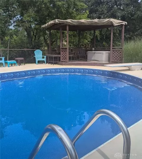 Exterior - 10699 Hamilton Ave, Cincinnati, OH 45231 photo 5 of 19