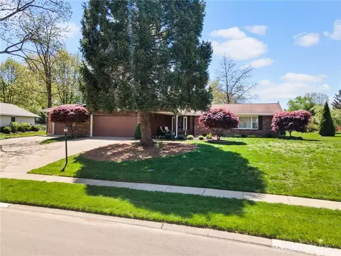 470 Roselake Dr, Dayton, OH 45458