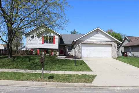 1335 Sentry Ln, Fairborn, OH 45324