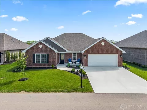 838 W Bentley Cir, Troy, OH 45373