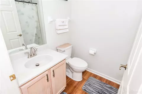 Bath - 9672 Belfry Ct, Centerville, OH 45458 photo 4 of 6