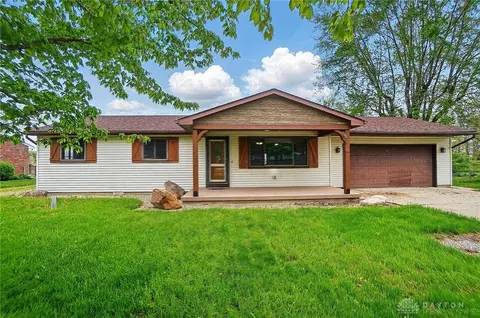 4660 Hogpath Rd, Greenville, OH 45331