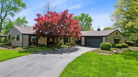 412 Greensboro Dr, Washington Township, OH 45459