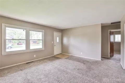 Living - 5565 Ehrling Rd, Cincinnati, OH 45227 photo 2 of 3