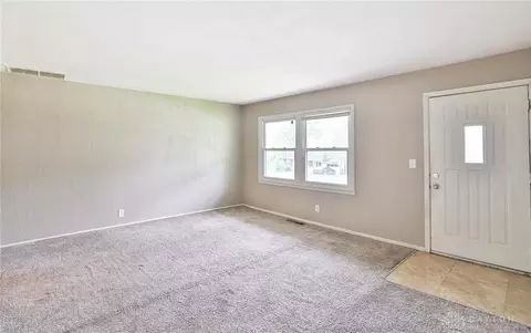 Living - 5565 Ehrling Rd, Cincinnati, OH 45227 photo 1 of 3