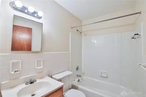 Bath - 5565 Ehrling Rd, Cincinnati, OH 45227 photo 2 of 2