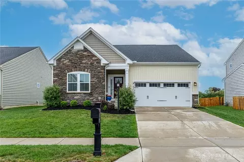 1059 Baywood Dr, Fairborn, OH 45324