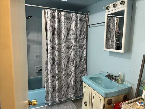 Bath - 714 W Jefferson St, Springfield, OH 45506 photo 1 of 1