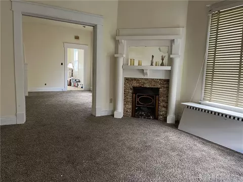 Living - 714 W Jefferson St, Springfield, OH 45506 photo 3 of 4