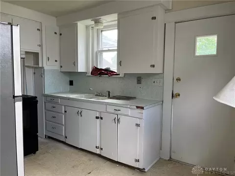 Kitchen - 714 W Jefferson St, Springfield, OH 45506 photo 3 of 5