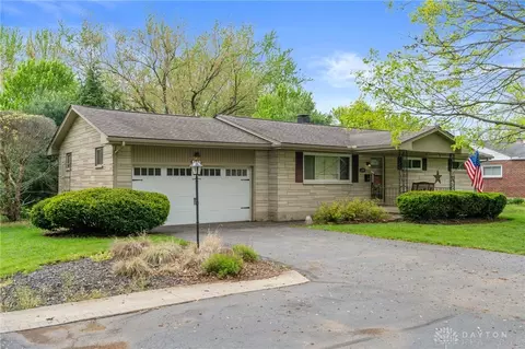4195 N Linda Dr, Bellbrook, OH 45305
