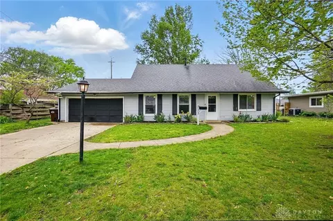 813 Kenosha Rd, Kettering, OH 45429
