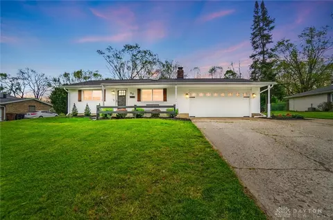 50 Koons Dr, Enon, OH 45323