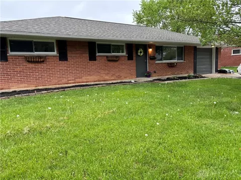 4784 Lamme Rd, Moraine, OH 45439
