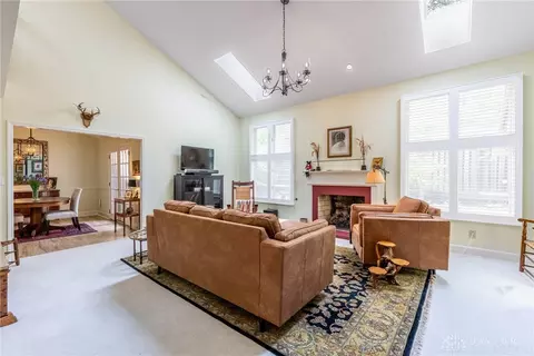 573 Cottingwood Ct, Dayton, OH 45429 photo 8