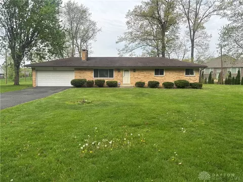 9823 Hackberry Pl, Dayton, OH 45458