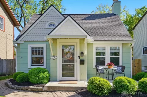 426 Peach Orchard Ave, Oakwood, OH 45419