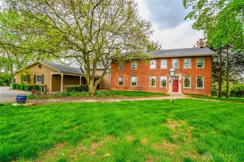 2100 Wagner Trace Dr, Dayton, OH 45431