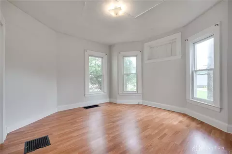 Living - 1603 Woodward Ave, Springfield, OH 45506 photo 3 of 4