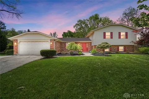 8847 Windbluff, Dayton, OH 45458