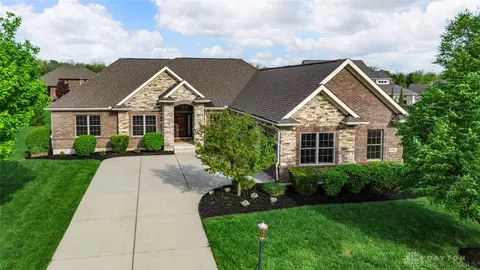 2037 Stablehand Dr, Dayton, OH 45458