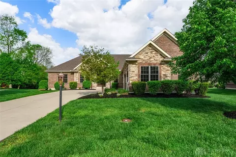 2037 Stablehand Dr, Dayton, OH 45458 photo 2