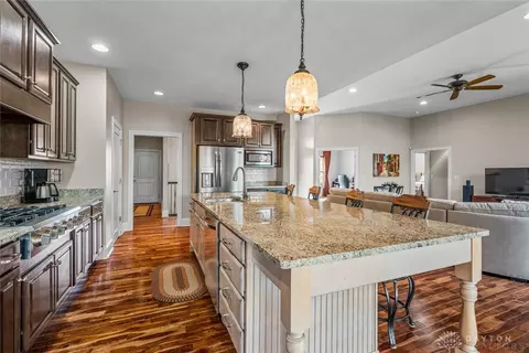 2037 Stablehand Dr, Dayton, OH 45458 photo 15
