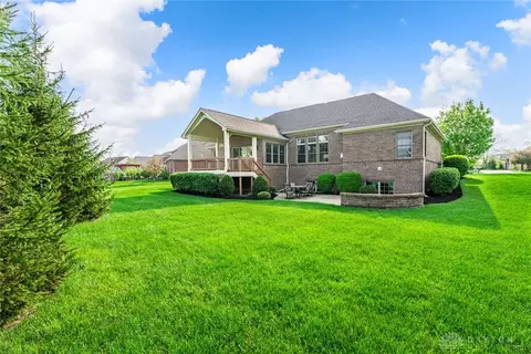 2037 Stablehand Dr, Dayton, OH 45458 photo 4