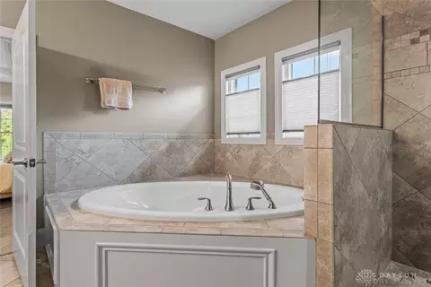 2037 Stablehand Dr, Dayton, OH 45458 photo 21