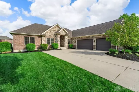 2037 Stablehand Dr, Dayton, OH 45458 photo 3